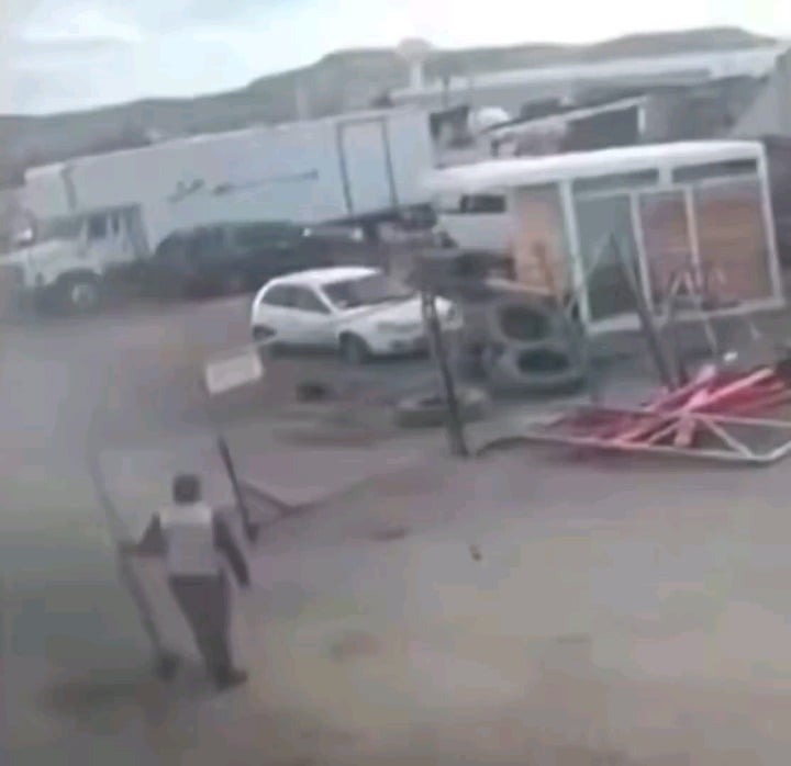 Worker Saves Colleague with Flying Kick from Electric Shock