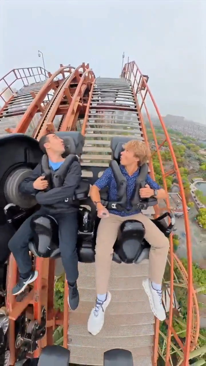 absolutely the wildest roller coaster i’ve ever seen